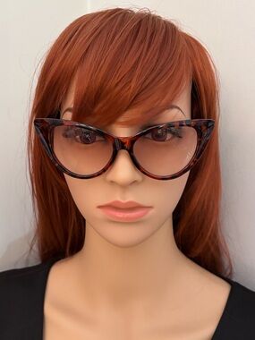 MUST BUNDLE 3 $5 ITEMS Tortoiseshell Cat Eye Reader 1.50 Sunglasses